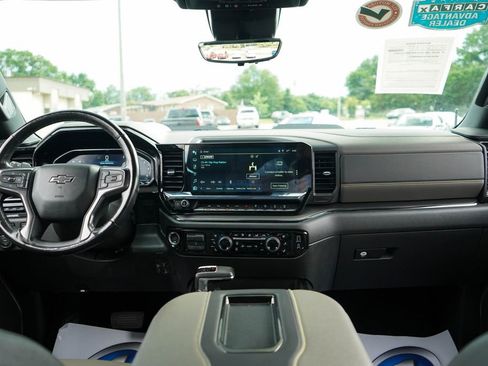 Used 2022 Chevrolet Silverado 1500 ZR2 w/ Technology Package AWD/4WD image 9