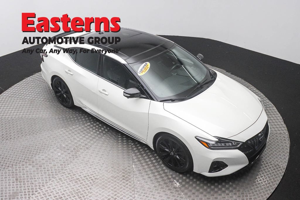 Used 2023 Nissan Maxima SR w/ Sport Mat Group FWD image 4