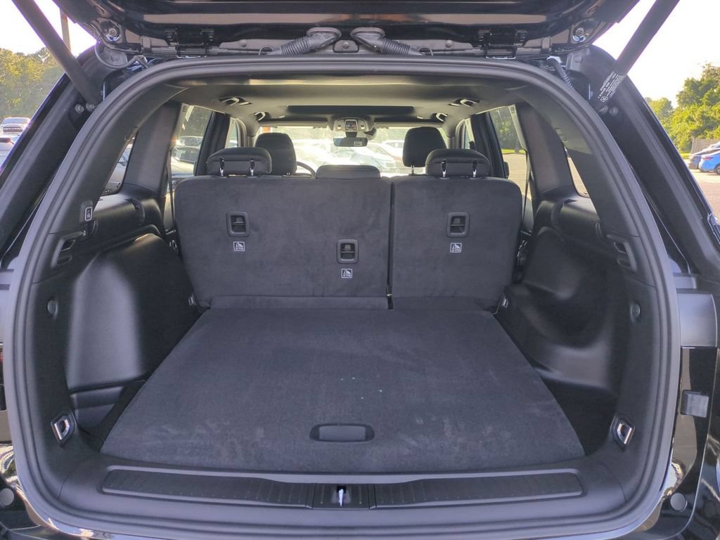 New 2027 Jeep Grand Cherokee Laredo X RWD image 31