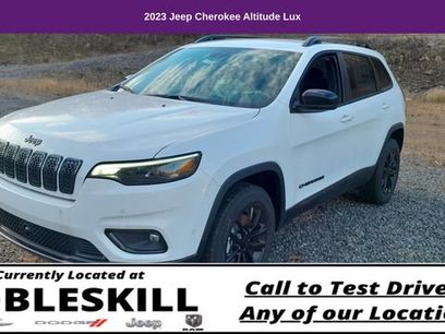 Used 2023 Jeep Cherokee Altitude Lux