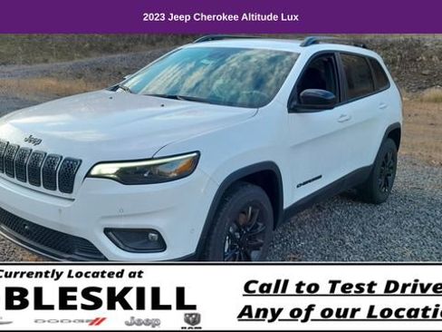 Used 2023 Jeep Cherokee Altitude Lux image 1