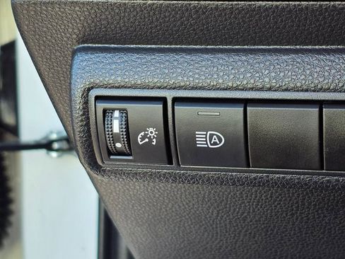 Used 2020 Toyota Corolla SE image 32