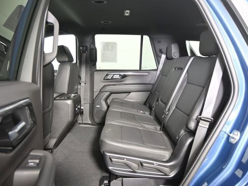 Used 2025 Chevrolet Tahoe LT w/ Comfort Package image 18