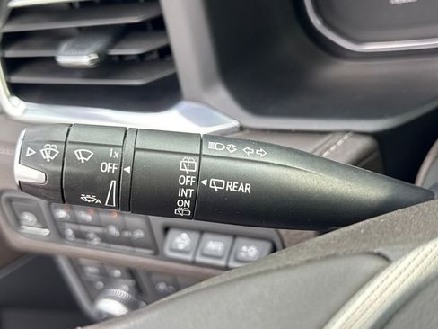 Used 2021 GMC Yukon XL Denali w/ Denali Premium Package image 40