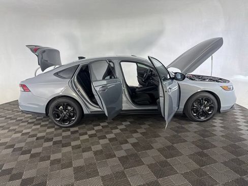 Certified 2025 Honda Accord SE image 16