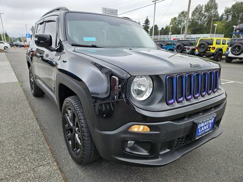Used 2017 Jeep Renegade Altitude AWD/4WD image 6