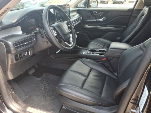Certified 2025 Lincoln Corsair AWD w/ Equipment Group 101A image 10