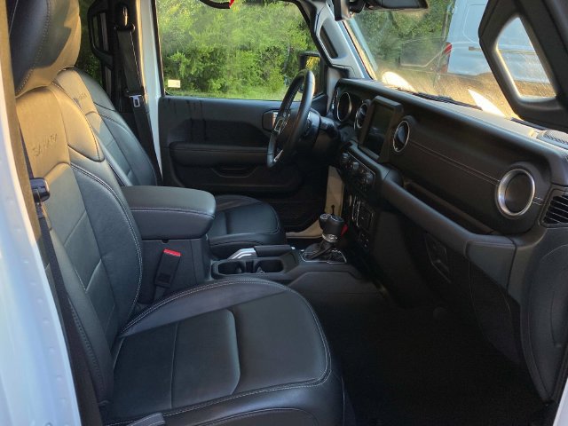 Used 2022 Jeep Wrangler Unlimited Sahara w/ LED Lighting Group AWD/4WD image 37
