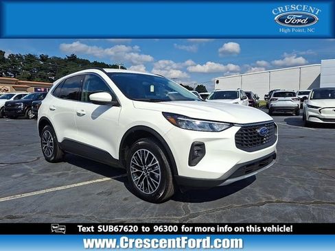 New 2025 Ford Escape SE image 1