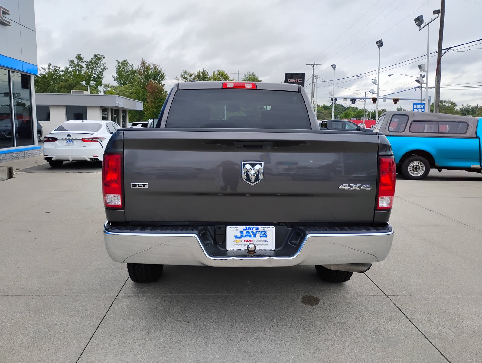 Used 2021 RAM 1500 Classic SLT AWD/4WD image 9
