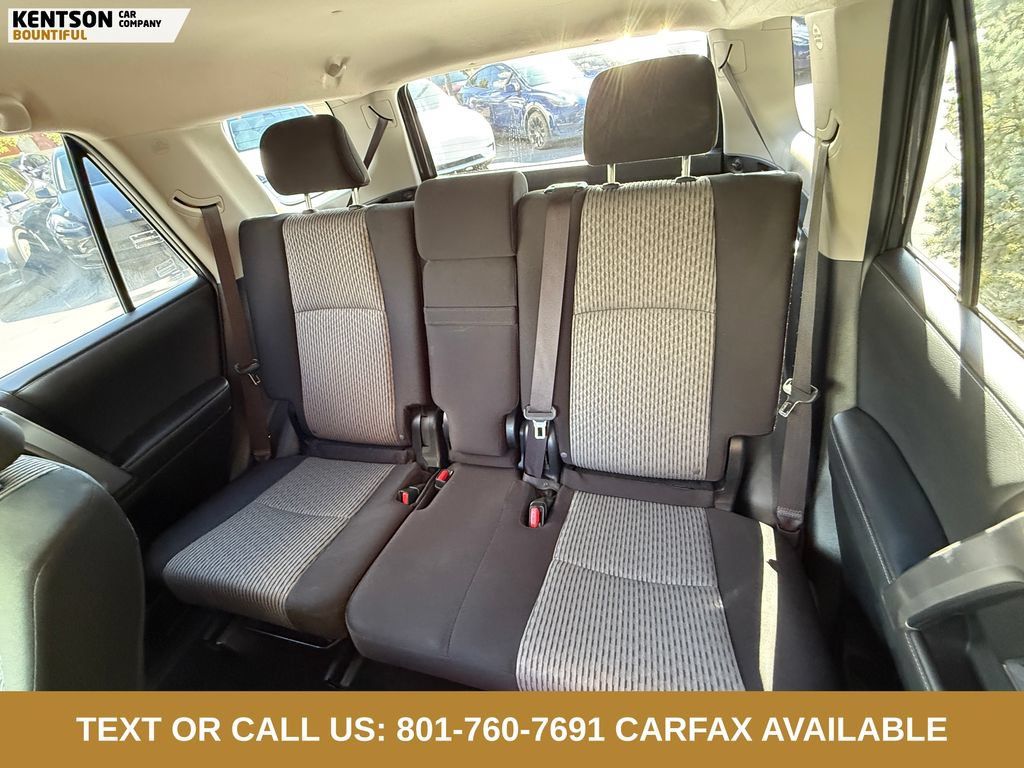 Used 2024 Toyota 4Runner SR5 AWD/4WD image 32