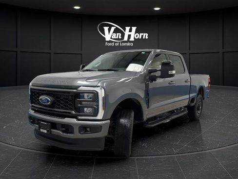 Used 2024 Ford F250 Lariat w/ Sport Appearance Package AWD/4WD image 3