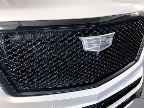 Used 2024 Cadillac Escalade V w/ LPO, ONYX Package AWD/4WD image 29
