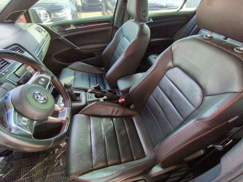 Used 2015 Volkswagen GTI SE image 14