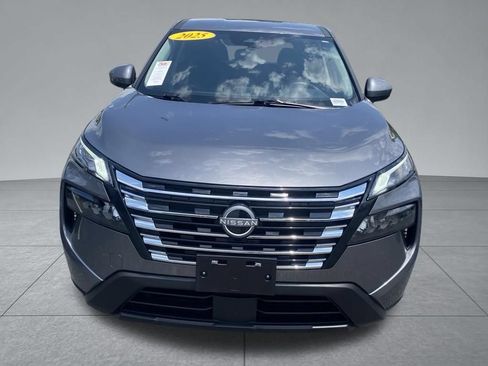 Used 2025 Nissan Rogue SV FWD image 17