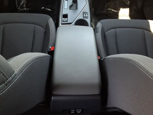 Certified 2025 Subaru Crosstrek 2.0i Premium image 33