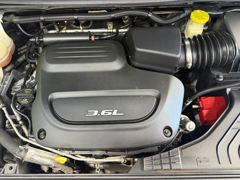 Used 2017 Chrysler Pacifica Touring-L Plus w/ Advanced Safetytec Group FWD image 46