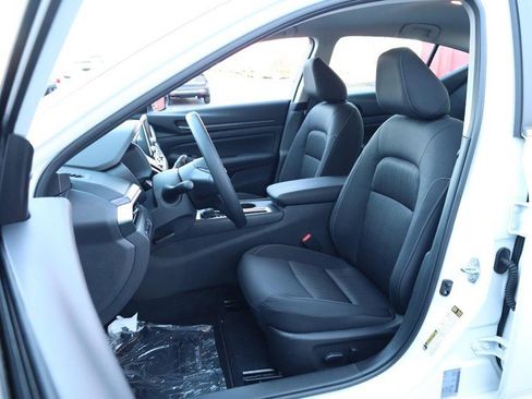 New 2025 Nissan Altima 2.5 SV image 8