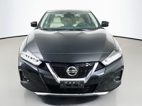 Used 2021 Nissan Maxima Platinum image 2