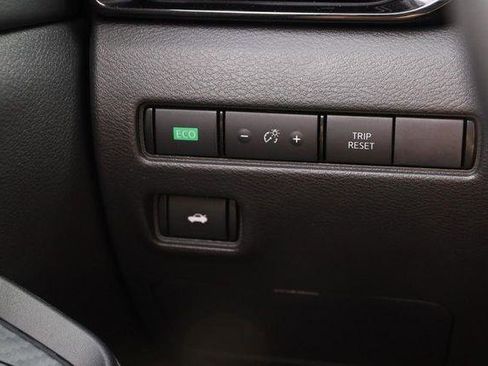 Used 2024 Nissan Sentra SV image 18