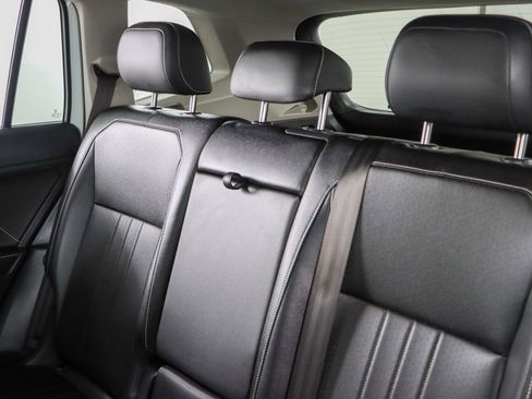 Used 2024 Volkswagen Tiguan SE image 24