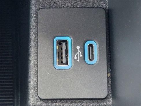 Certified 2024 Ford Edge SEL image 8