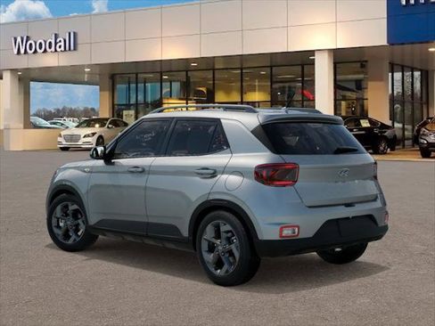 New 2025 Hyundai Venue SEL image 5