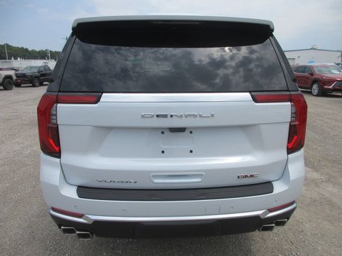New 2026 GMC Yukon Denali w/ Denali Reserve Package AWD/4WD image 5