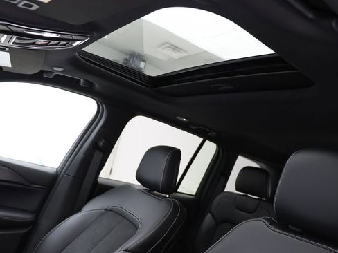 Used 2024 Jeep Grand Cherokee Altitude image 16