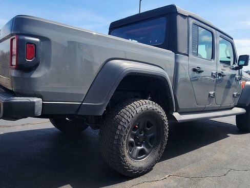 Used 2022 Jeep Gladiator Sport image 7