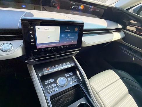 Used 2024 Lincoln Nautilus Reserve image 26