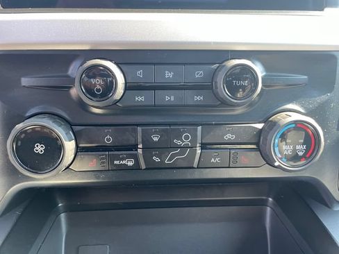 Used 2023 Ford F350 XLT w/ Black Appearance Package AWD/4WD image 18