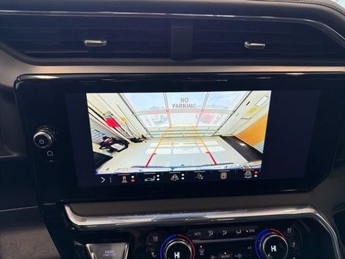 Used 2025 GMC Sierra 1500 Denali AWD/4WD image 4