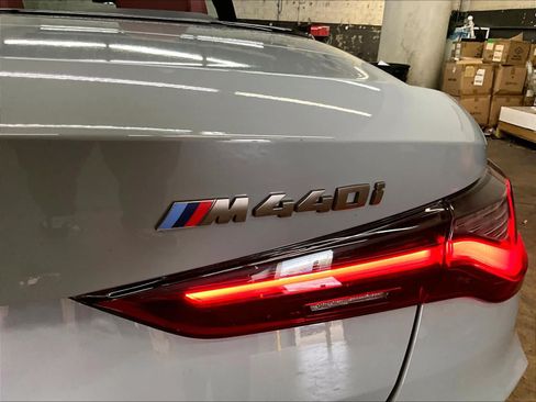 Used 2024 BMW M440i Convertible w/ Premium Package RWD image 11