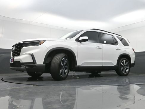 Used 2024 Honda Pilot Elite image 30