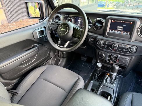 Used 2023 Jeep Wrangler Unlimited AWD/4WD image 43