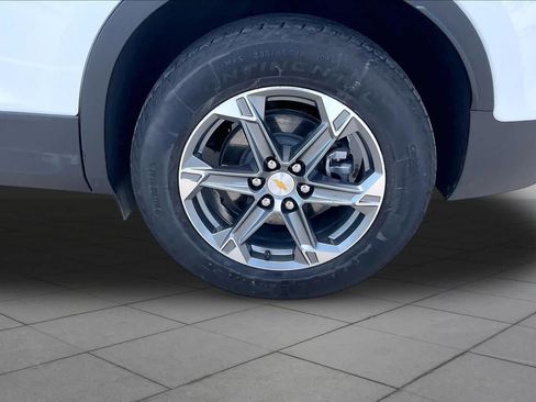 Certified 2025 Chevrolet Blazer LT FWD image 11