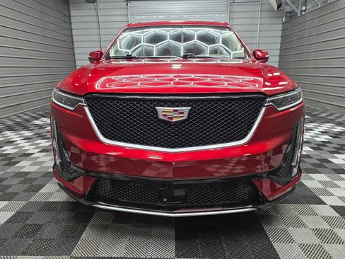 Used 2022 Cadillac XT6 Sport w/ Platinum Package AWD/4WD image 4