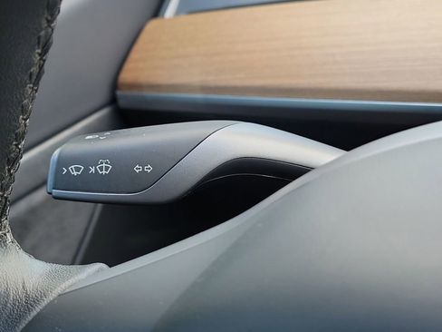 Used 2020 Tesla Model 3 Standard Range Plus image 25