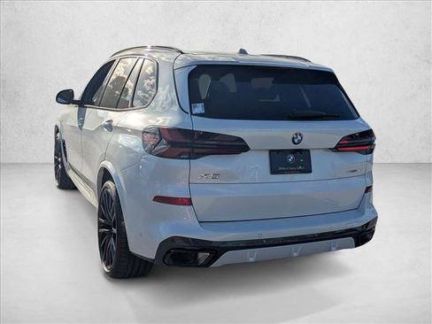 New 2026 BMW X5 sDrive40i image 8