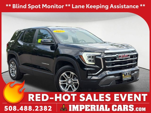 Used 2025 GMC Terrain Elevation AWD/4WD image 1