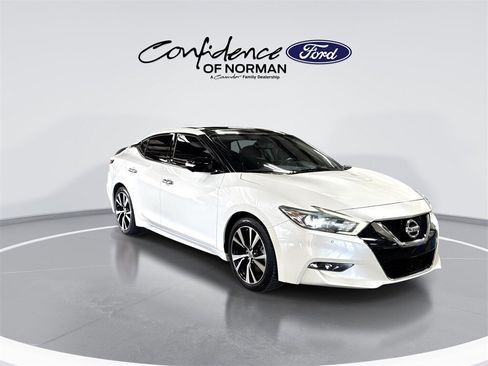 Used 2018 Nissan Maxima Platinum image 11