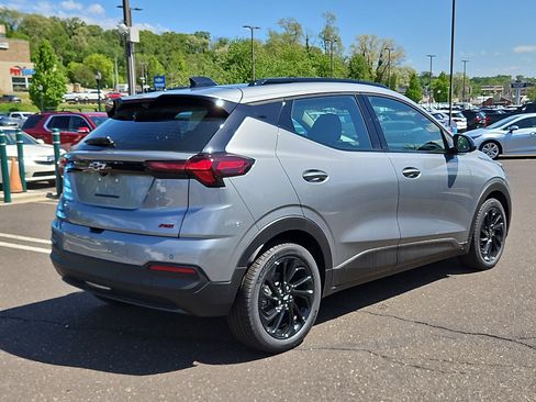 Used 2027 Chevrolet Bolt RS w/ Technology Package FWD image 4