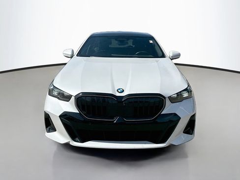 Used 2024 BMW 530i w/ Executive Package RWD image 2