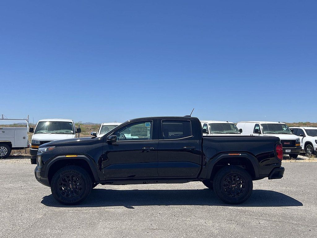New 2026 GMC Canyon Elevation w/ LPO, Black Badging Package RWD image 6