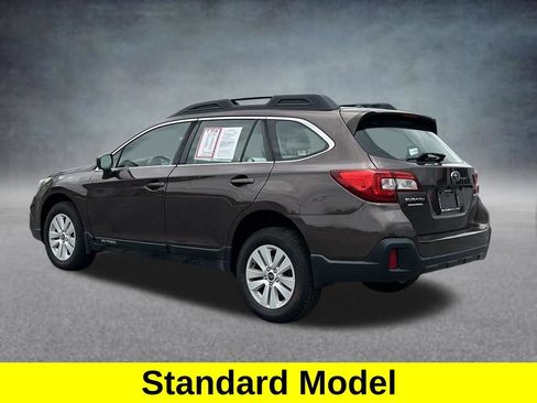 Used 2019 Subaru Outback 2.5i AWD/4WD image 3