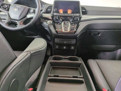 Certified 2024 Honda Odyssey Touring image 21