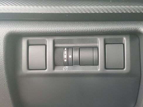 Used 2025 Subaru Crosstrek 2.0i Premium image 27