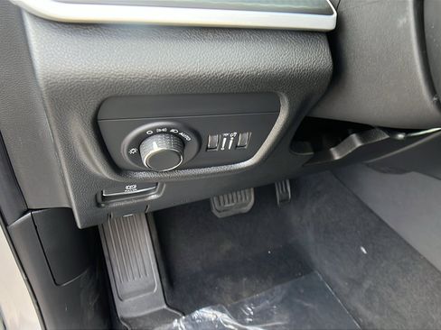 New 2025 Jeep Grand Cherokee L Altitude image 23