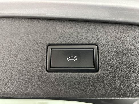 Used 2019 Volkswagen Tiguan S AWD/4WD image 33